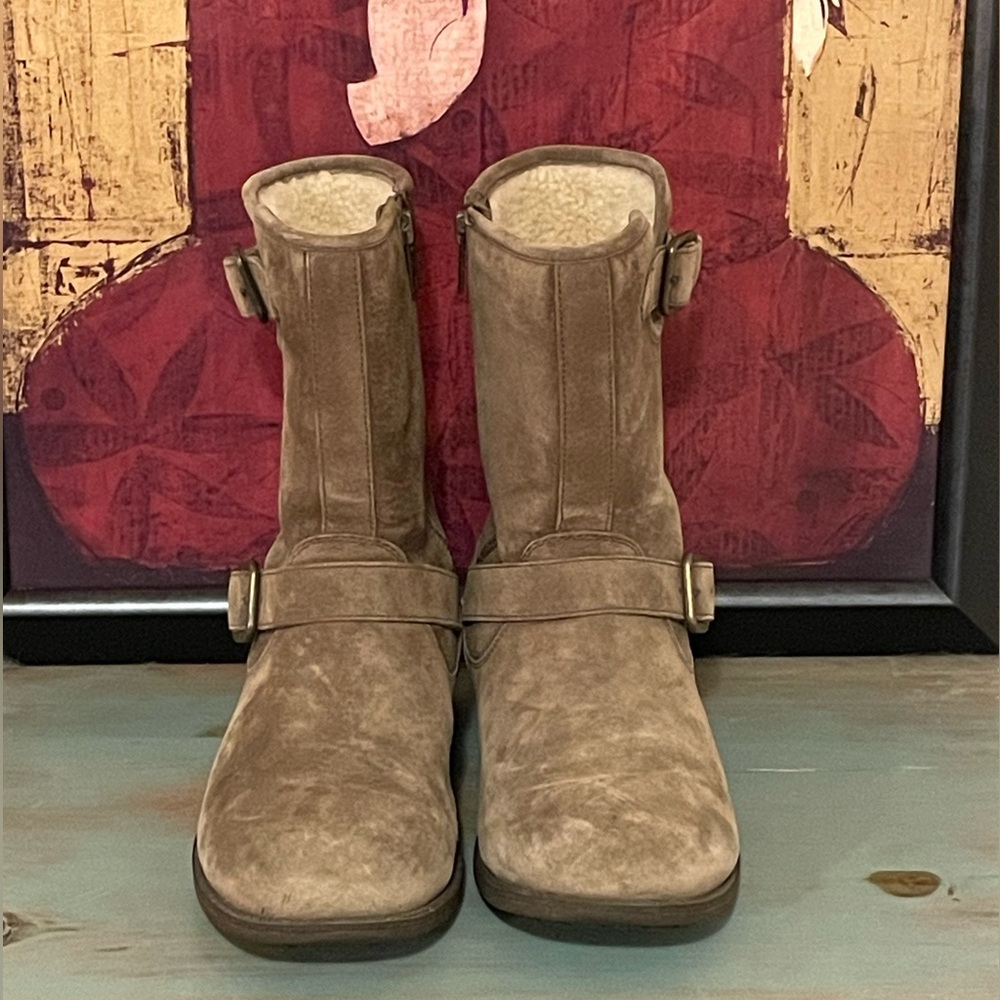 UGG Chaney Women’s Boots Size 8.5 EU 39.5